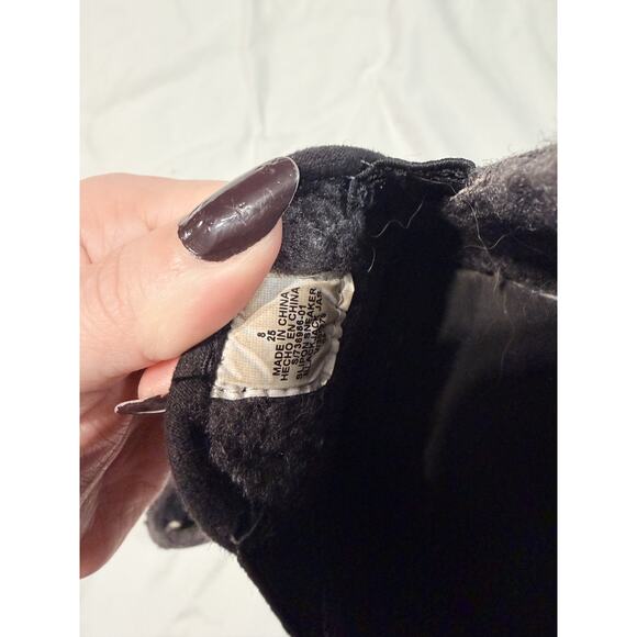 Old navy slip on black sneakers - Unisex Size 8 with fur lining - Picture 6 of 6